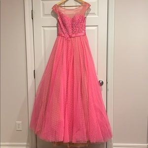 Sherri Hill Prom Fushia/Nude Size 6 - Never Worn